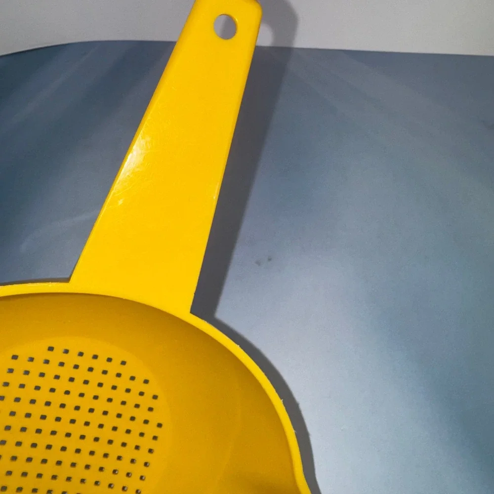 VTG Tupperware Harvest Gold Yellow Strainer Funnel Colander 1200-3 Kitch Utensil